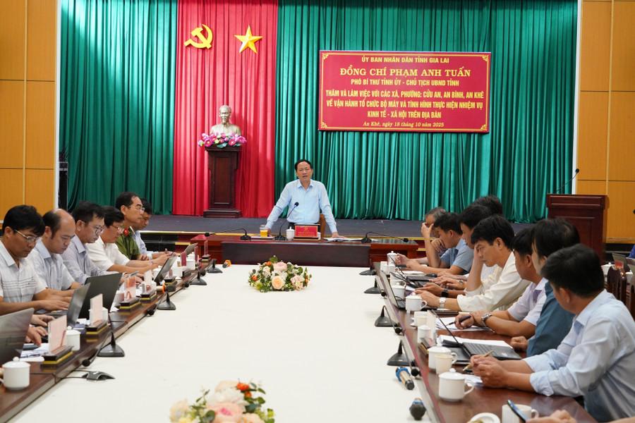 Quang cảnh buổi làm việc. Ảnh: N.H 2.jpg